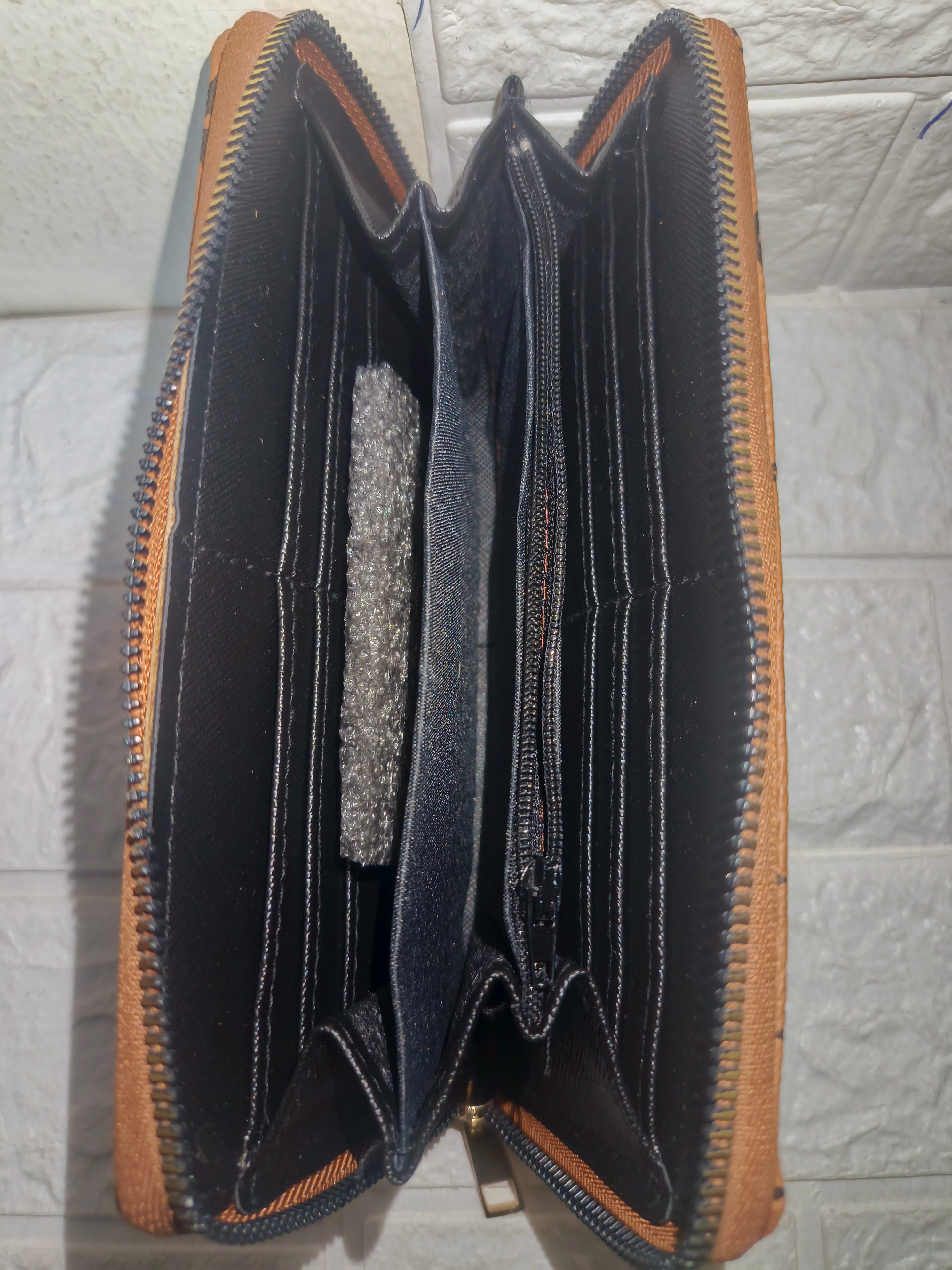 Louis Vuitton Monogram Eclipse Zippy Organizer