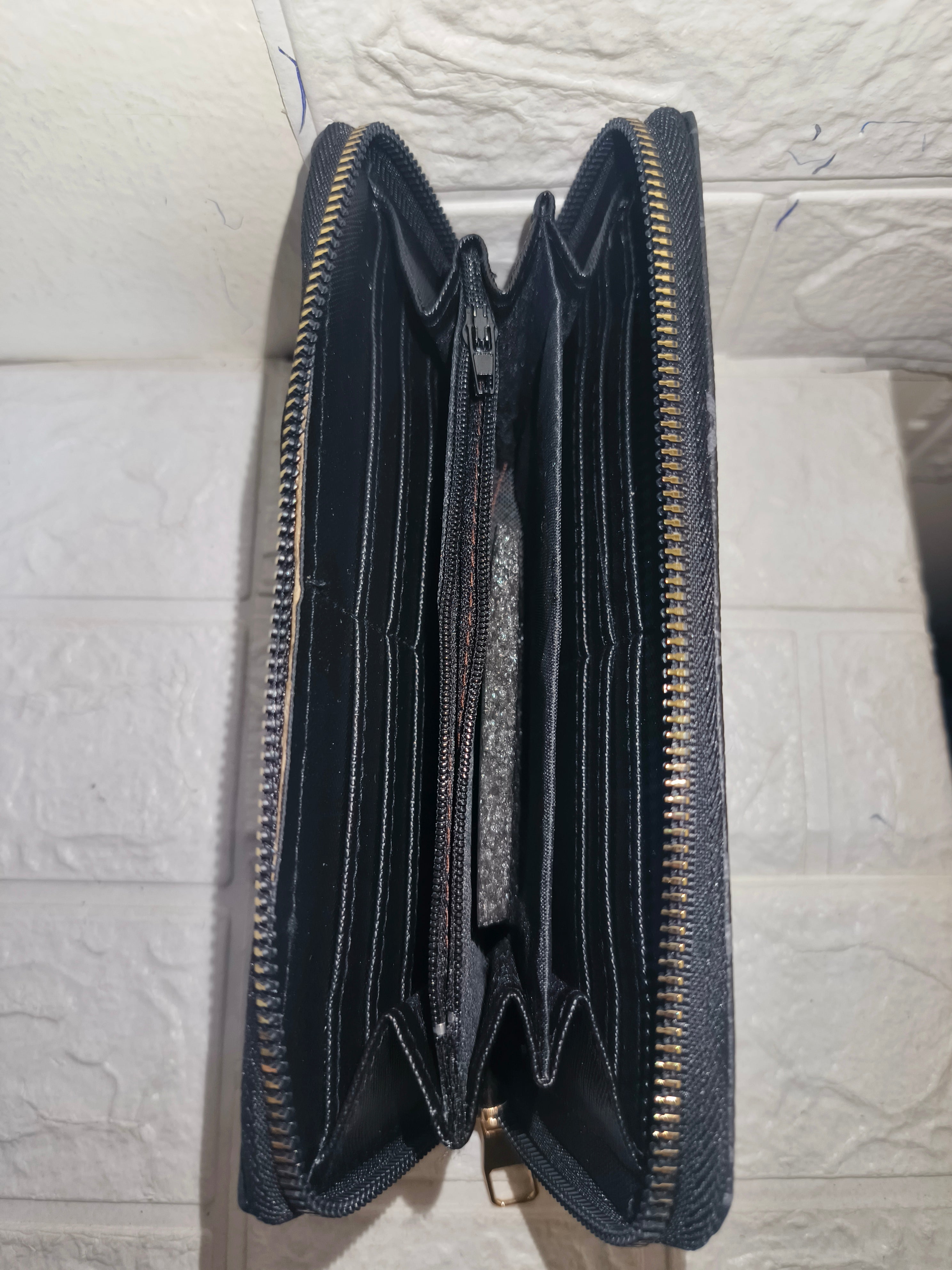 Louis Vuitton Monogram Eclipse Zippy Organizer