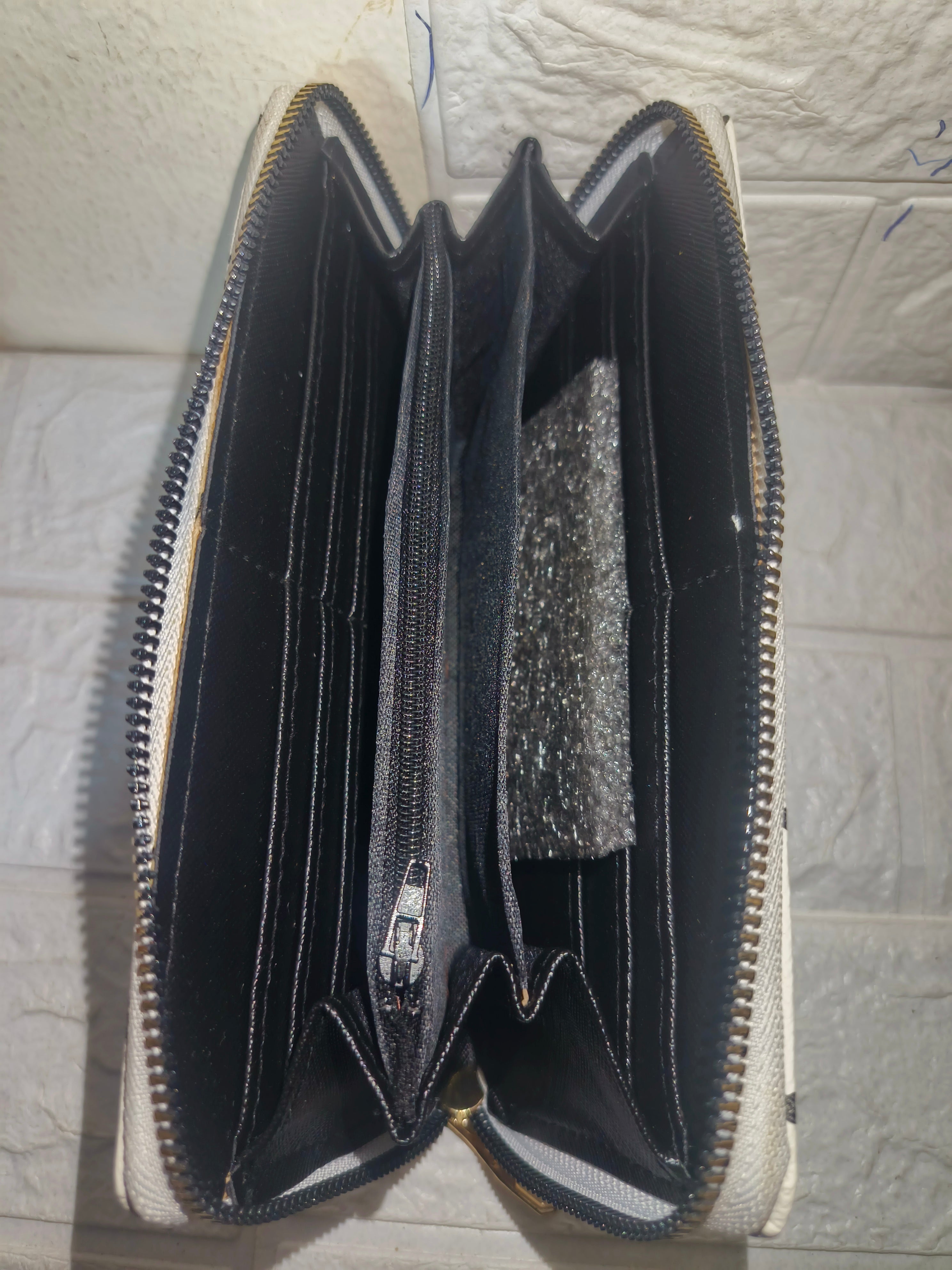 Louis Vuitton Monogram Eclipse Zippy Organizer