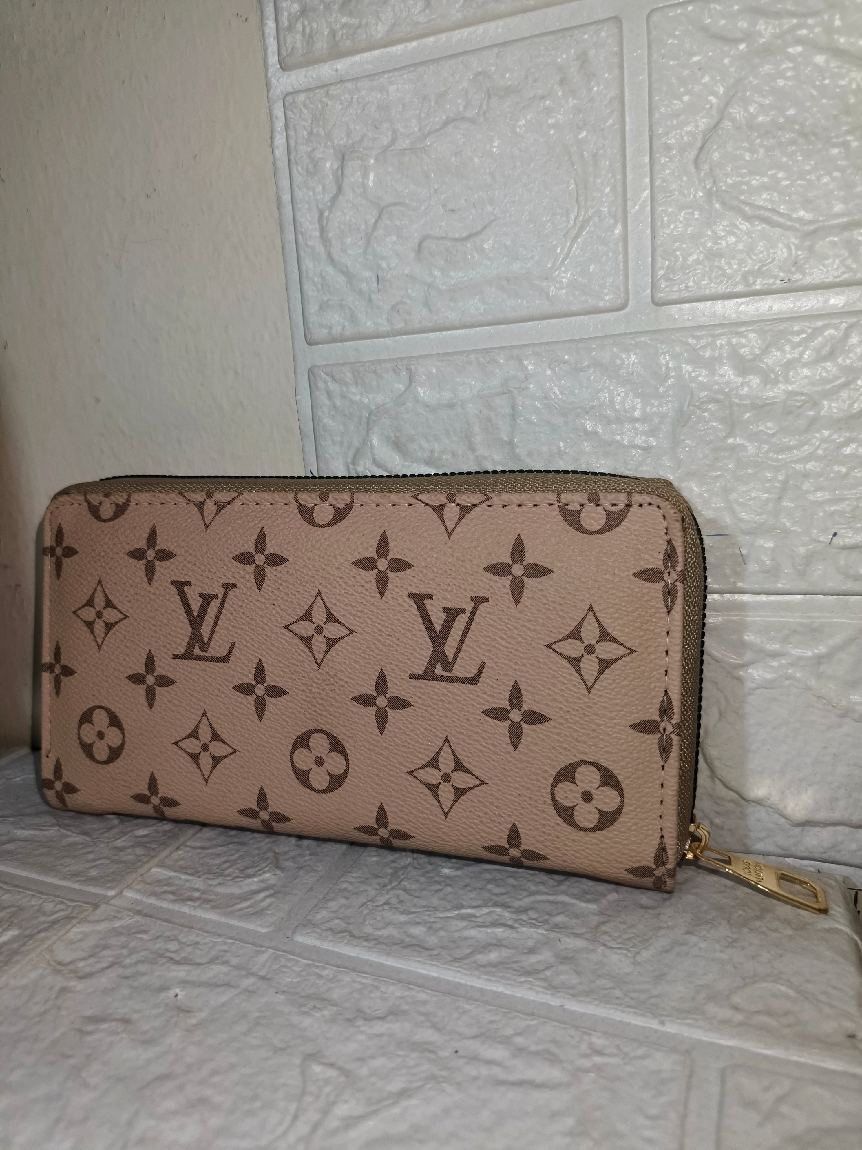 Louis Vuitton Monogram Eclipse Zippy Organizer