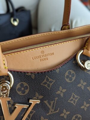 Louis Vuitton Riverside tote bag