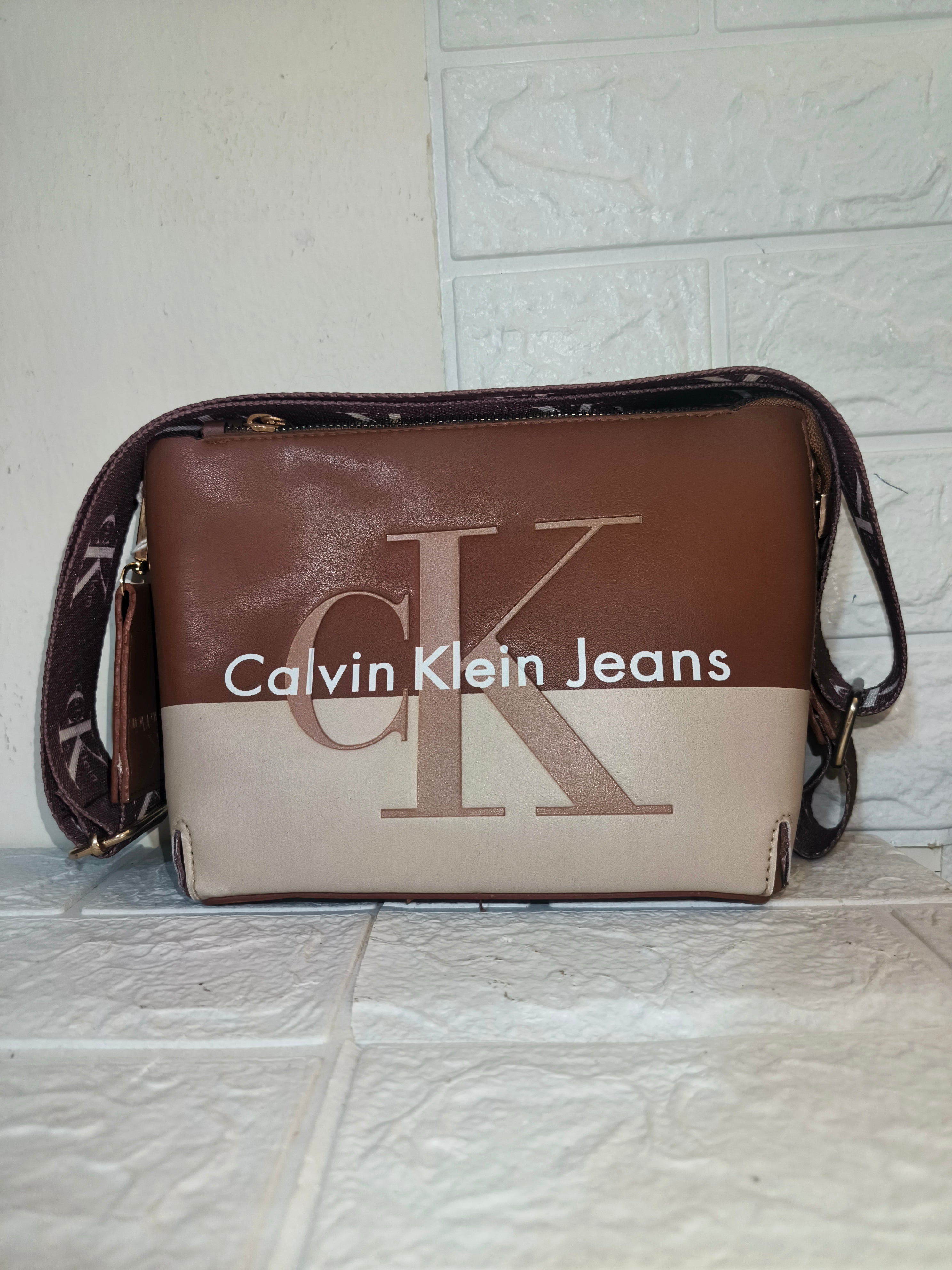 Calvin Klein Jeans two-tone metallic faux-leather crossbody bag