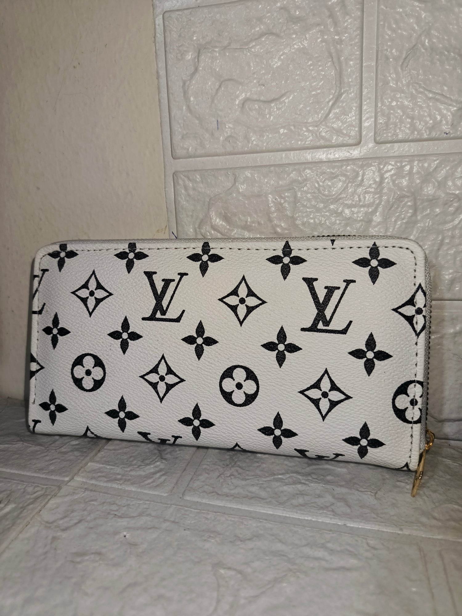 Louis Vuitton Monogram Eclipse Zippy Organizer