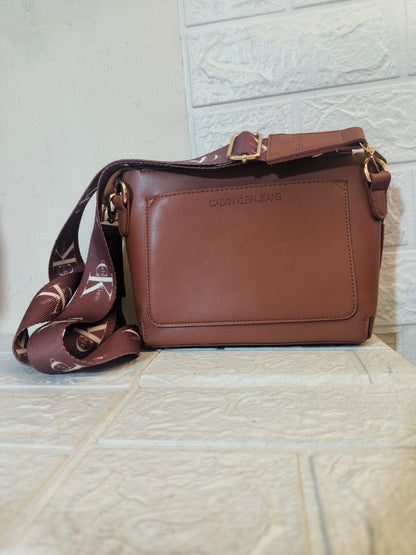 Calvin Klein Jeans two-tone metallic faux-leather crossbody bag