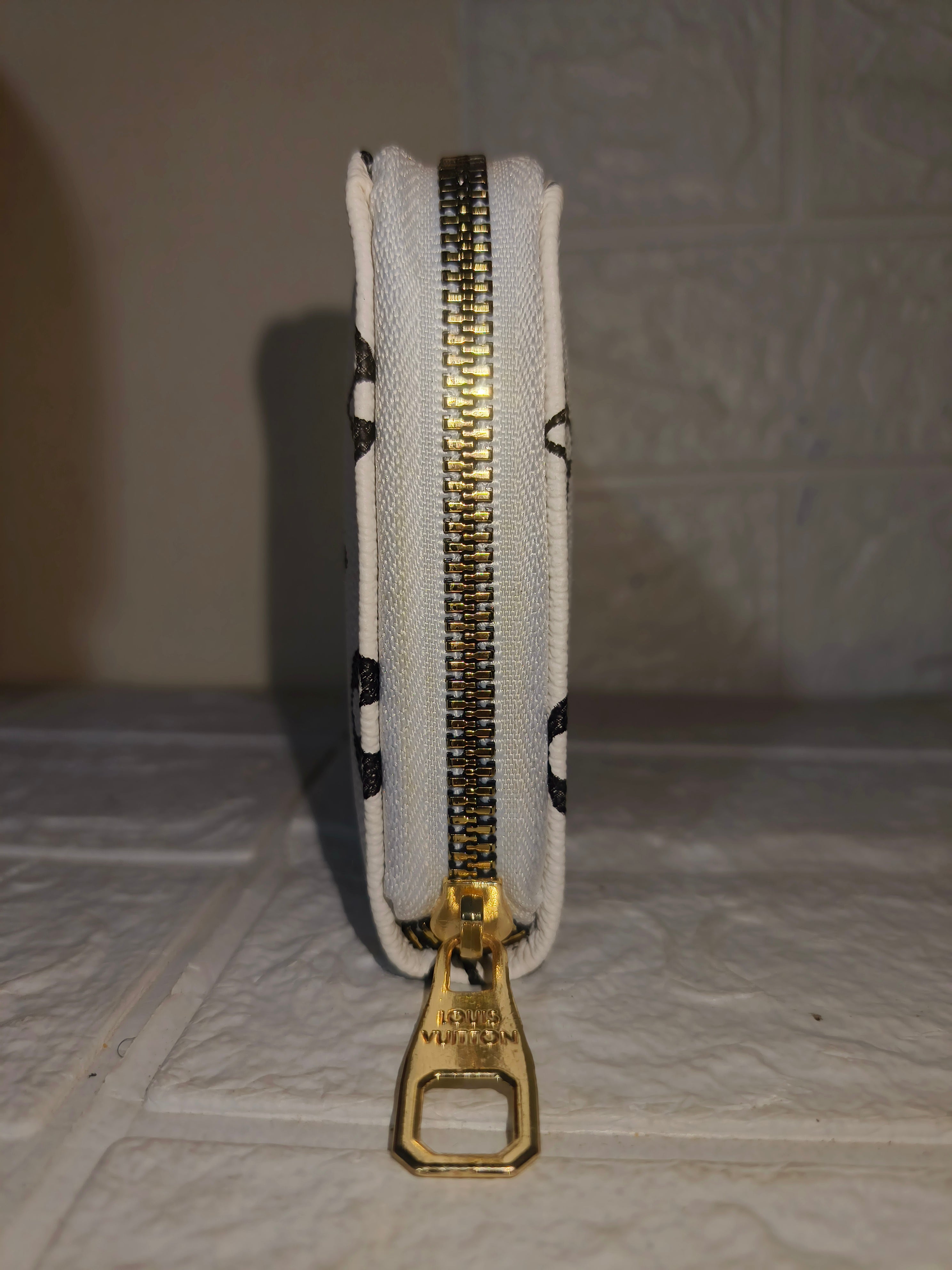 Louis Vuitton Monogram Eclipse Zippy Organizer