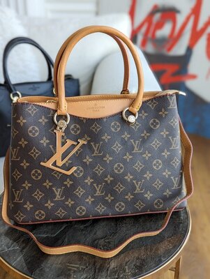 Louis Vuitton Riverside tote bag