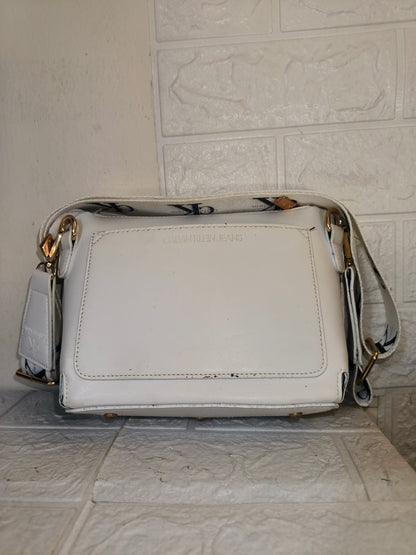 Calvin Klein Jeans two-tone metallic faux-leather crossbody bag