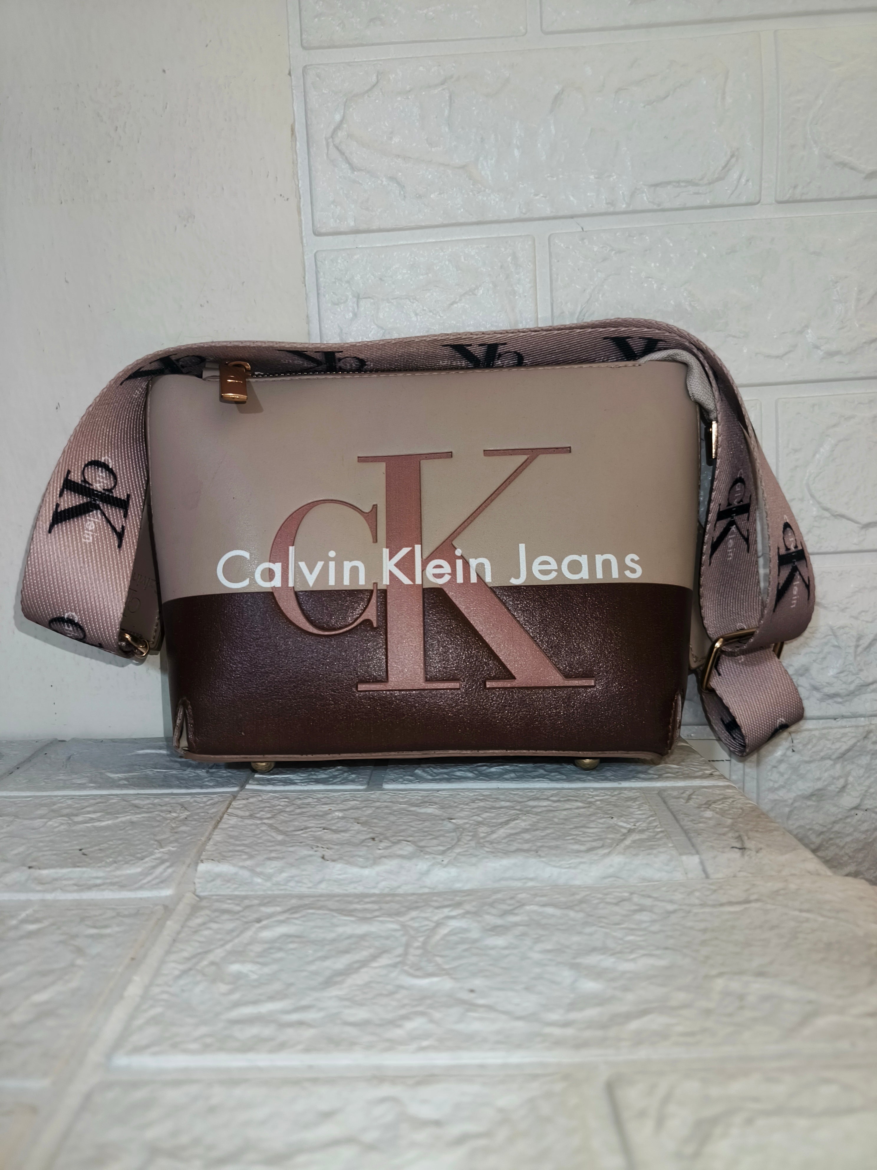Calvin Klein Jeans two-tone metallic faux-leather crossbody bag
