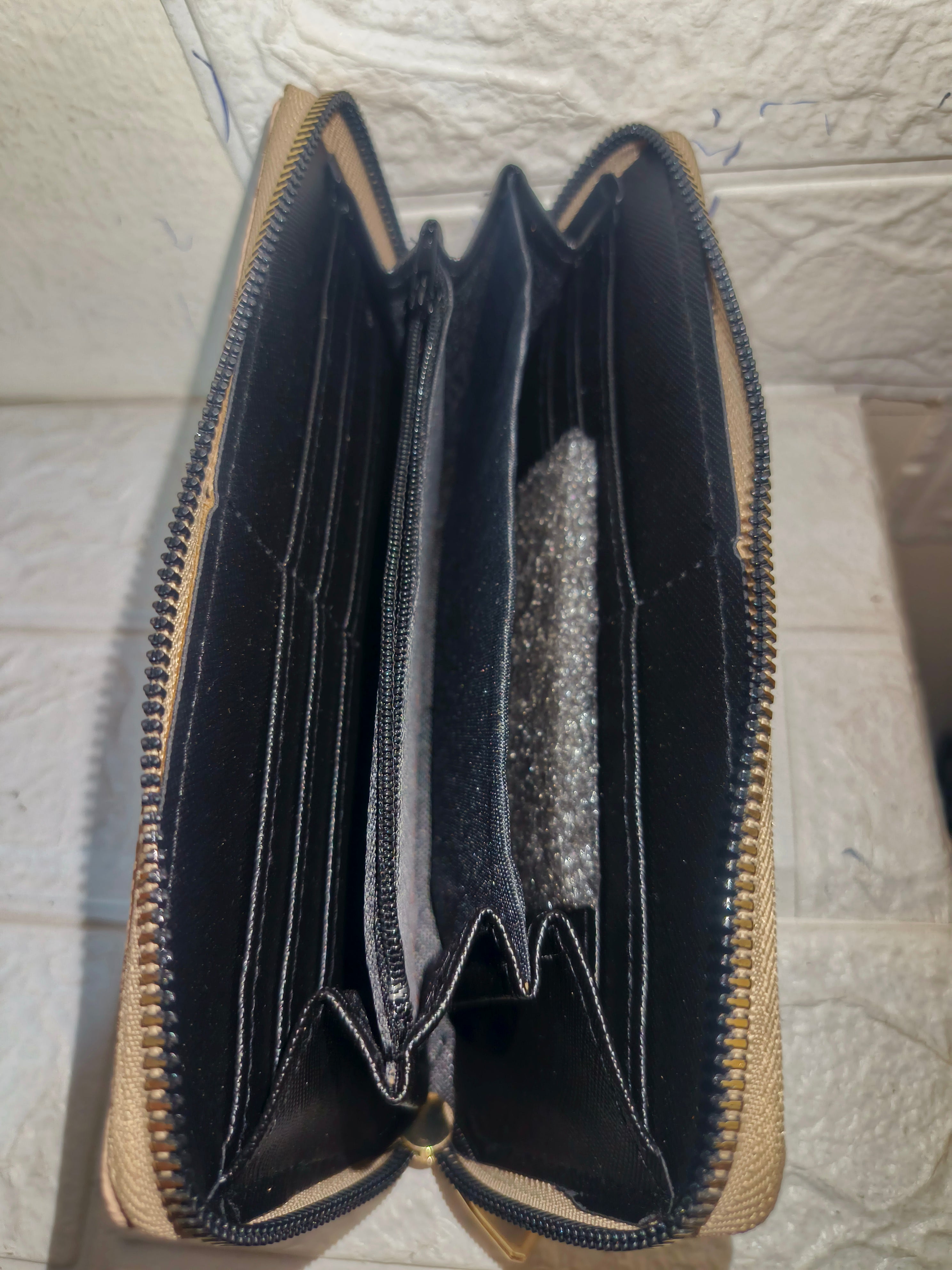 Louis Vuitton Monogram Eclipse Zippy Organizer